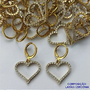 BRINCO NO BRUTO PRONTO PARA O BANHO(CX105)- BRINCO ARGOLINHA DE PRESSÃO (TRANQUETA) CORAÇÃO VAZADO CRAVEJADO EM MICROS ZIRCÔNIAS 17X18MM - PESO 2,9GR - BRU13812