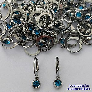 BRINCO EM AÇO INOXIDÁVEL (Cx100)- BRINCO ARGOLA DE PRESSÃO COM PINGENTE SOLITÁRIO EM ZIRCÔNIA AZUL 6MM - COMPOSIÇÃO: AÇO INOXIDÁVEL - AÇO1597