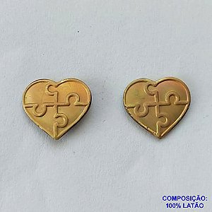 BRINCO NO BRUTO PRONTA PARA O BANHO - (CX100) BRINCO DE PINO CORAÇÃO COM TEMA AUTISMO 10MM - PESO 1GR - BRU13923