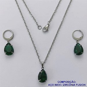 CONJUNTO EM AÇO INOXIDÁVEL - (AÇO03) CONJUNTO COM CORRENTE 50CM E BRINCOS ARGOLAS DE PRESSÃO COM PINGENTES EM ZIRCÔNIAS VERDES ESCUROS FUSION 10X14MM - COMPOSIÇÃO: AÇO INOXIDÁVEL - AÇO1645