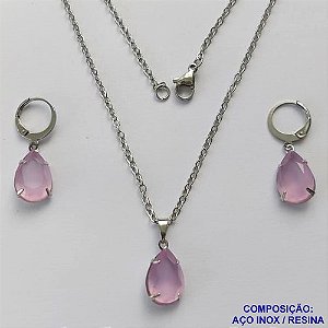 CONJUNTO EM AÇO INOXIDÁVEL - (AÇO03) CONJUNTO COM CORRENTE 50CM E BRINCOS ARGOLAS DE PRESSÃO COM PINGENTES EM RESINAS LILÁS 10X14MM - COMPOSIÇÃO: AÇO INOXIDÁVEL - AÇO1655