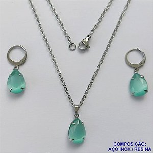 CONJUNTO EM AÇO INOXIDÁVEL - (AÇO03) CONJUNTO COM CORRENTE 50CM E BRINCOS ARGOLAS DE PRESSÃO COM PINGENTES EM RESINA FOSCAS VERDES CLARAS 10X14MM - COMPOSIÇÃO: AÇO INOXIDÁVEL - AÇO1656