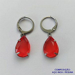 BRINCO EM AÇO INOXIDÁVEL - BRINCOS ARGOLAS DE PRESSÃO COM PINGENTES EM RESINAS VERMELHAS 10X14MM - COMPOSIÇÃO: AÇO INOXIDÁVEL - AÇO1693