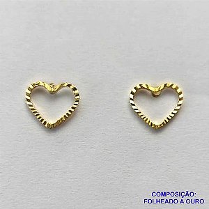 BRINCO FOLHEADO A OURO (BRD7011)- BANHADO COM 5 MILÉSIMOS + VERNIZ DIAMOND -  BRINCO DE PINO CORAÇÃO VAZADO 5MM - OURO247
