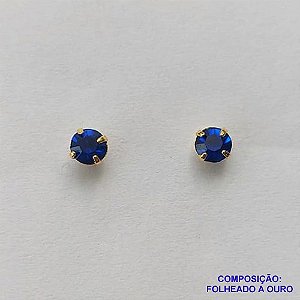 BRINCO FOLHEADO A OURO (BRD5520)- BANHADO COM 5 MILÉSIMOS + VERNIZ DIAMOND -  BRINCO DE PINO STRASS AZUL ESCURO 3MM - OURO252