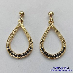 BRINCO FOLHEADO A OURO - BANHADO COM 5 MILÉSIMOS + VERNIZ DIAMOND -  BRINCO DE PINO FORMATO GOTA COM MICRO ZIRCÔNIAS PRETAS 17MM - OURO265