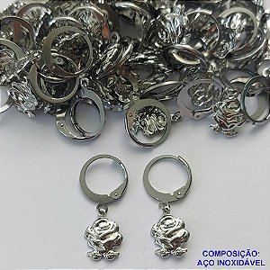 BRINCO EM AÇO INOXIDÁVEL(CX102) - BRINCOS ARGOLAS DE PRESSÃO COM PINGENTE FLOR 9MM - COMPOSIÇÃO: AÇO INOXIDÁVEL - AÇO1737