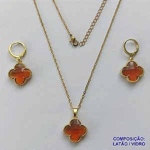 CONJUNTO NO BRUTO PRONTO PARA O BANHO - GARGANTILHA COM CORRENTE CADEADO 45CM + EXTENSOR - E BRINCOS ARGOLINHA DE PRESSÃO COM PINGENTES TIPO VAN CLEEF VIDRO MARROM 15MM - PESO TOTAL 6,7GR - BRU14026