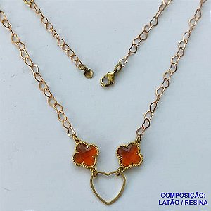 SHOCKER NO BRUTO PRONTO PARA O BANHO - SHOCKER COM CORRENTE 40CM + EXTENSOR COM PINGENTES TIPO VAN CLEEF VIDRO MARROM 15MM E CORAÇÃO VAZADO - PESO TOTAL 4,2GR - COMPOSIÇÃO: LATÃO / VIDRO - BRU14038