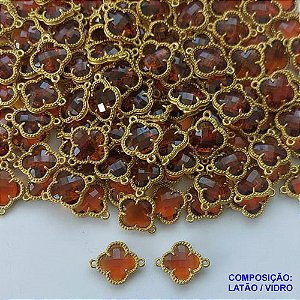 ACESSÓRIO NO BRUTO PRONTO PARA O BANHO - PINGENTE TIPO VAN CLEEF MARROM EM VIDRO 10MM COM DUAS ARGOLINHAS - COMPOSIÇÃO: LATÃO / VIDRO - (VENDIDO POR UNIDADE) PESO TOTAL 0,7GR - BRU0002943