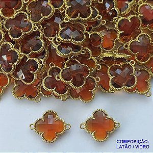 ACESSÓRIO NO BRUTO PRONTO PARA O BANHO - PINGENTE TIPO VAN CLEEF MARROM EM VIDRO 15MM COM DUAS ARGOLINHAS - COMPOSIÇÃO: LATÃO / VIDRO - (VENDIDO POR UNIDADE) PESO TOTAL 1,4GR - BRU0002944