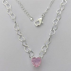 SHOCKER FOLHEADO A PRATA COM 50 MILÉSIMOS + VERNIZ DIAMOND - CORRENTE CORAÇÃO 40CM + EXTENSOR E FECHO LAGOSTA - PINGENTE ZIRCÔNIA FORMATO CORAÇÃO ROSA 9MM - PRA124