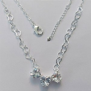 SHOCKER FOLHEADO A PRATA COM 50 MILÉSIMOS + VERNIZ DIAMOND - CORRENTE CORAÇÃO 40CM + EXTENSOR E FECHO LAGOSTA - PINGENTES EM ZIRCÔNIAS FORMATO CORAÇÃO CRISTAL 9MM - PRA142