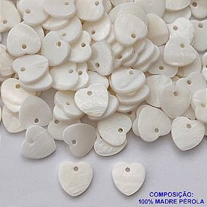 ACESSÓRIO NO BRUTO PRONTO PARA O BANHO(CX108) - CORAÇÃO EM MADRE PÉROLA 12MM COM FURO PASSANTE - PESO 0,4GR - COMPOSIÇÃO: 100% MADRE PÉROLA  - BRU0002959