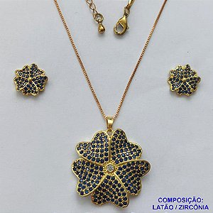 CONJUNTO NO BRUTO PRONTO PARA O BANHO(CX113) - CONJUNTO COM CORRENTE VENEZIANA 45CM + EXTENSOR - BRINCOS DE PINOS FLOR 12MM E PINGENTE FLOR 28MM CRAVEJADOS EM MICROS ZIRCÔNIAS AZUL - PESO 10,7GR - COMPOSIÇÃO: LATÃO / ZIRCÔNIA - BRU14186