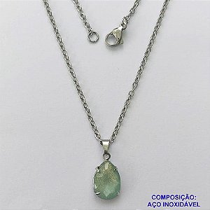 GARGANTILHA EM AÇO INOXIDÁVEL - (AÇO03) GARGANTILHA COM CORRENTE 50CM E PINGENTE EM RESINA VERDE COM BRILHOS 3X7MM - COMPOSIÇÃO: AÇO INOXIDÁVEL - AÇO1797