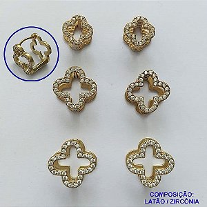 BRINCO NO BRUTO PRONTO PARA O BANHO (CX108) - BRINCO DE TRIO VAN CLEEF QUADRADA COM MICRO ZIRCÔNIAS - TAMANHOS: 10/8/6MM - PESO TOTAL 7,0GR - BRU14198