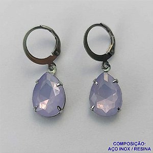 BRINCO EM AÇO INOXIDÁVEL - BRINCO ARGOLINHA DE PRESSÃO COM PINGENTE EM RESINA LILÁS 3X7MM - COMPOSIÇÃO: AÇO INOXIDÁVEL - AÇO1802
