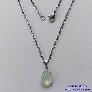 GARGANTILHA EM AÇO INOXIDÁVEL - (AÇO03) GARGANTILHA COM CORRENTE 50CM E PINGENTE EM RESINA BRANCA 3X7MM - COMPOSIÇÃO: AÇO INOXIDÁVEL - AÇO1809
