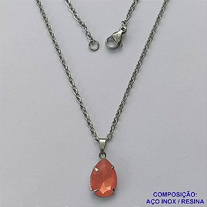 GARGANTILHA EM AÇO INOXIDÁVEL - (AÇO03) GARGANTILHA COM CORRENTE 50CM E PINGENTE EM RESINA SALMÃO 3X7MM - COMPOSIÇÃO: AÇO INOXIDÁVEL - AÇO1823