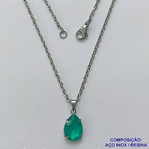GARGANTILHA EM AÇO INOXIDÁVEL - (AÇO03) GARGANTILHA COM CORRENTE 50CM E PINGENTE EM RESINA VERDE 3X7MM - COMPOSIÇÃO: AÇO INOXIDÁVEL - AÇO1834