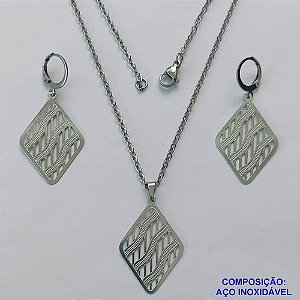 CONJUNTO EM AÇO INOXIDÁVEL(CX109) - (AÇO03) GARGANTILHA COM CORRENTE 50CM E PINGENTE VAZADOS 25X15MM E BRINCO ARGOLA DE PRESSÃO COM PINGENTE VAZADOS - COMPOSIÇÃO: AÇO INOXIDÁVEL - AÇO1841