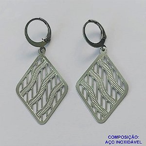 BRINCO EM AÇO INOXIDÁVEL(CX109)- BRINCO ARGOLINHA DE PRESSÃO COM PINGENTE VAZADOS 25X15MM - COMPOSIÇÃO: AÇO INOXIDÁVEL - AÇO1843