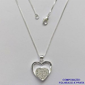 GARGANTILHA FOLHEADA A PRATA COM 50 MILÉSIMOS + VERNIZ DIAMOND- GARGANTILHA CORRENTE VENEZIANA 45CM PINGENTE CORAÇÃO VAZADO COM MICRO ZIRCÔNIAS 14MM - FECHO LAGOSTA PRA180