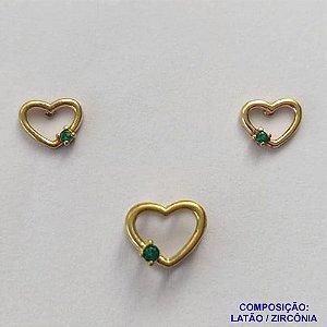 CONJUNTO NO BRUTO PRONTO PARA O BANHO (CX109)(CX000704C129) - CONJUNTO CORAÇÃO VAZADO COM MICRO ZIRCÔNIA VERDE 10MM E BRINCO DE PINO CORAÇÃO COM MICRO ZIRCÔNIA VERDE 7MM - PESO TOTAL DO PAR 1,0GR - BRU14274