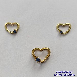 CONJUNTO NO BRUTO PRONTO PARA O BANHO (CX109)(CX000704C022) - CONJUNTO CORAÇÃO VAZADO COM MICRO ZIRCÔNIA AZUL 10MM E BRINCO DE PINO CORAÇÃO COM MICRO ZIRCÔNIA AZUL 7MM - PESO TOTAL DO PAR 1,0GR - BRU14277
