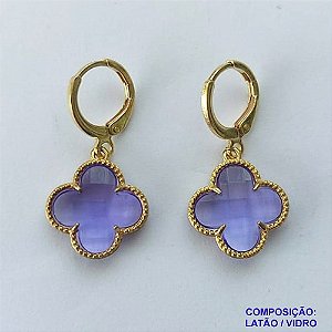 BRINCO NO BRUTO PRONTO PARA O BANHO - BRINCOS ARGOLINHAS DE PRESSÃO (TRANQUETA) COM PINGENTES TIPO VAN CLEEF VIDRO LILÁS 15MM - PESO TOTAL 3,8GR - BRU14289