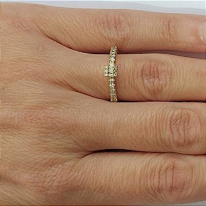 ANEL NO BRUTO PRONTO PARA O BANHO(CX111) - ANEL COM  PEDRA DE MICRO ZIRCÔNIAS  - PESO MEDIO 1,5GR - COMPOSIÇÃO: LATÃO / ZIRCÔNIA - ANEL000426