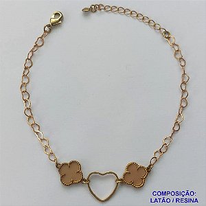 PULSEIRA NO BRUTO PRONTO PARA O BANHO - PULSEIRA 18CM + EXTENSOR COM PINGENTES TIPO VAN CLEEF BEGE ESCURO 10MM E CORAÇÃO VAZADO - PESO TOTAL 2,5GR - COMPOSIÇÃO: LATÃO / VIDRO - BRU14309