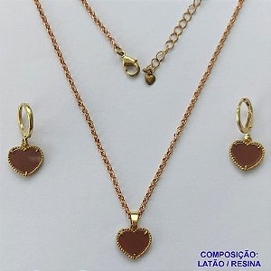 CONJUNTO NO BRUTO PRONTO PARA O BANHO - GARGANTILHA CORRENTE ELLO PORTUGUÊS 45CM COM PINGENTES TIPO VAN CLEEF MARROM CORAÇÃO 10MM + BRINCO DE ARGOLINHA (TRANQUETA) VAN CLEEFF MARROM CORAÇÃO 10MM - PESO TOTAL 5,3GR + EXTENSOR - BRU14317