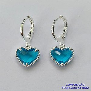 BRINCO FOLHEADO A PRATA COM 50 MILÉSIMOS + VERNIZ DIAMOND - BRINCO ARGOLINHA DE PRESSÃO (TRANQUETA) TIPO VAN CLEEF CORAÇÃO AZUL VIDRO 10MM PRA206
