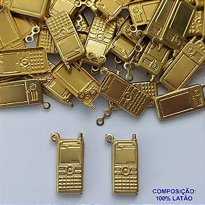 ACESSÓRIO NO BRUTO PRONTO PARA BANHO - (1852) PINGENTE CELULAR DUPLO 18MM - PESO: 1,5GR - COMPOSIÇÃO: 100% LATÃO - BRU0002974