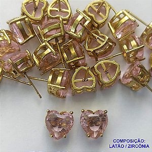 BRINCO NO BRUTO PRONTO PARA O BANHO - BRINCOS DE PINO COM BASE EM ALTA FUSÃO E PEDRA EM ZIRCÔNIA CORAÇÃO ROSA CRISTAL 10X10MM - PESO TOTAL 2,7GR - BRU14422
