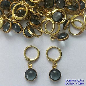 BRINCO NO BRUTO PRONTO BANHO - BRINCO ARGOLINHA DE PRESSÃO (TRANQUETA) COM PINGENTE REDONDO EM VIDRO FUMÊ 8MM - PESO TOTAL 1,6GR - BRU14480