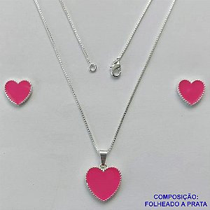CONJUNTO FOLHEADO A PRATA COM 50 MILÉSIMOS + VERNIZ DIAMOND - CONJUNTO COM CORRENTE VENEZIANA 45CM - BRINCOS DE PINO CORAÇÃO ESMALTADO 11MM E PINGENTE EM CORAÇÃO ESMALTADO PINK 15MM - PRA236