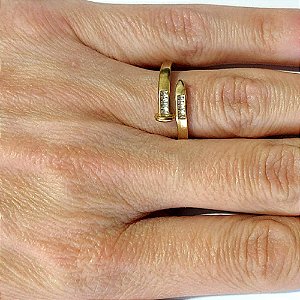 ANEL NO BRUTO PRONTO PARA O BANHO - (CX.111)  ANEL TIPO PREGO CRAVEJADO EM MICROS ZIRCÔNIAS - PESO MEDIO 1,8GR - COMPOSIÇÃO: LATÃO / ZIRCÔNIA - ANEL000451