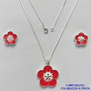 CONJUNTO FOLHEADO A PRATA COM 50 MILÉSIMOS + VERNIZ DIAMOND - CONJUNTO COM CORRENTE VENEZIANA 45CM - BRINCOS DE PINO FLOR ESMALTADA 15MM E PINGENTE EM FLOR ESMALTADA VERMELHA / BRANCA 22MM - PRA243