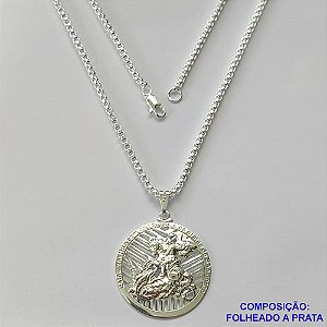 GARGANTILHA FOLHEADA A PRATA COM 50 MILÉSIMOS + VERNIZ DIAMOND - CORDÃO COM CORRENTE 3MM - TAMANHO: 60CM E FECHO LAGOSTA E PINGENTE MEDALHA REDONDA SÃO JORGE 35MM - PRA251