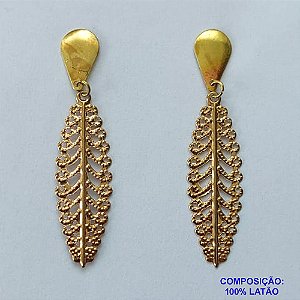 BRINCO NO BRUTO PRONTO PARA O BANHO - (CX.129)  BRINCO DE PINO COM PIINGENTE FOLHA VAZADA 11X35MM - PESO TOTAL 1,1GR - BRU14578