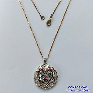 GARGANTILHA NO BRUTO PRONTA PARA O BANHO - (CX.47)  GARGANTILHA COM CORRENTE VENEZIANA 45CM E PINGENTE REDONDO COM CORAÇÃO TODO CRAVEJADO EM MICROS ZIRCÔNIAS 24MM - COMPOSIÇÃO: LATÃO / ZIRCÔNIA - BRU14625