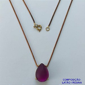 GARGANTILHA NO BRUTO PRONTA PARA O BANHO - (CX.56)  GARGANTILHA COM CORRENTE RABO DE RATO 45CM E PINGENTE EM RESINA ROXA 12X18MM  - PESO TOTAL 5,4GR - BRU14644