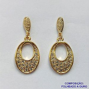 BRINCO FOLHEADO A OURO - BANHADO COM 5 MILÉSIMOS + VERNIZ DIAMOND - BRINCO DE PINO OVAL COM MICRO ZIRCÔNIAS 10MM - OURO295