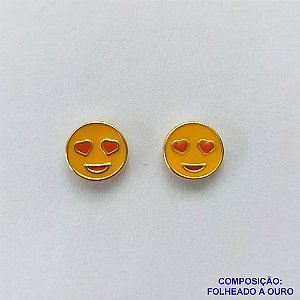 BRINCO FOLHEADO A OURO - BANHADO COM 5 MILÉSIMOS + VERNIZ DIAMOND - BRINCO DE PINO REDONDO CARINHA COM CORAÇÃO 7MM - OURO296
