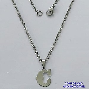 GARGANTILHA EM AÇO INOXIDÁVEL - (AÇO03)  (CX.118) GARGANTILHA COM CORRENTE 50CM E PINGENTE LETRA C 10MM - COMPOSIÇÃO: AÇO INOXIDÁVEL - AÇO1931