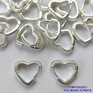 BRINCO FOLHEADA A PRATA COM 50 MILÉSIMOS + VERNIZ DIAMOND - BRINCO ARGOLA CORAÇÃO COM 1 FILEIRA DE MICRO ZIRCÔNIAS 14MM PRA317