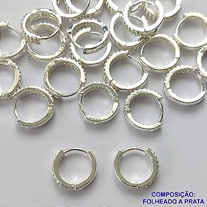 BRINCO FOLHEADA A PRATA COM 50 MILÉSIMOS + VERNIZ DIAMOND - BRINCO ARGOLA COM 2 FILEIRAS DE MICRO ZIRCÔNIAS 10MM PRA328